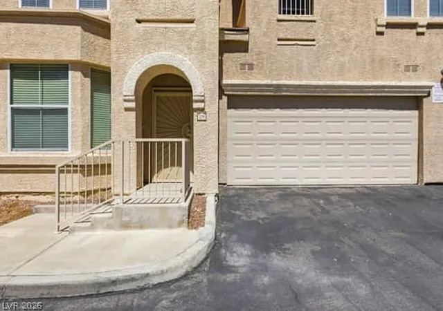 Listing Photo 5 - Condo for sale in building located at 10550 W Alexander Rd, Las Vegas, NV 89129 - Unit #2091