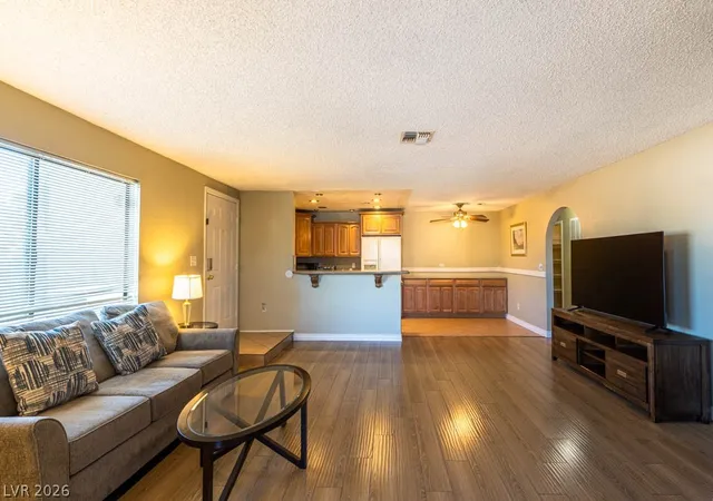 Listing Photo 4 - Condo for sale in building located at 1400 Santa Margarita St, Las Vegas, NV 89146 - Unit #B