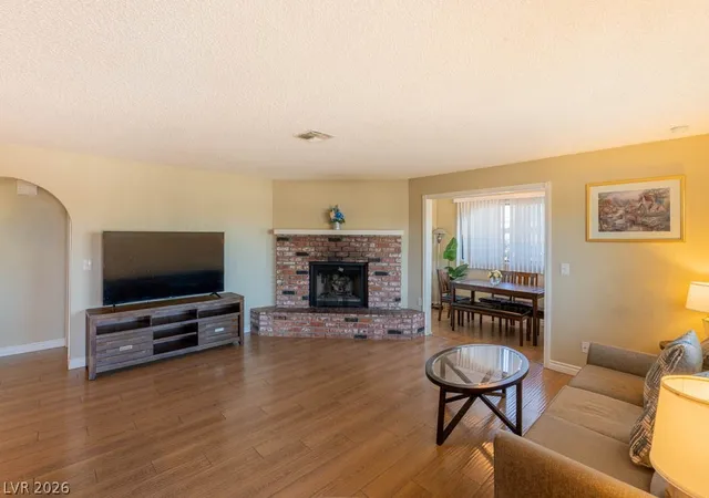 Listing Photo 5 - Condo for sale in building located at 1400 Santa Margarita St, Las Vegas, NV 89146 - Unit #B