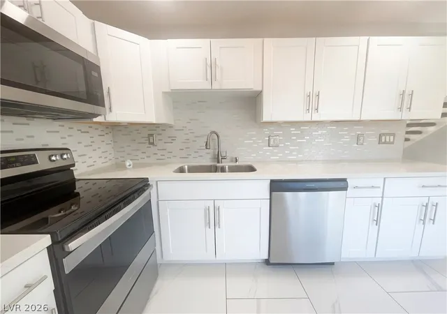 Photo 3 of Townhouse for sale at 568 Willow Green Dr, Las Vegas, NV 89169 | MLS# 2770672 | Listing updated on 2026-09-28