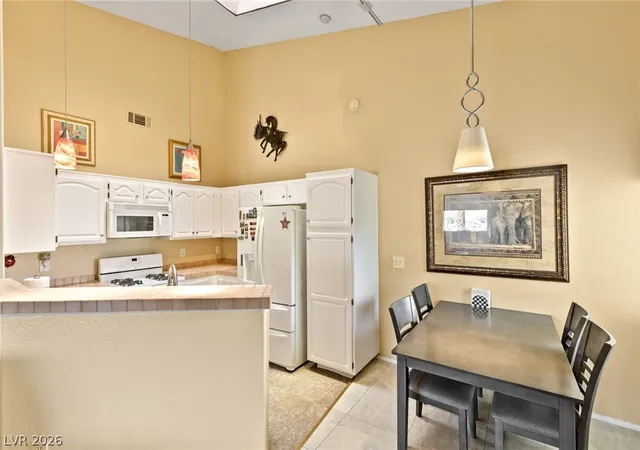 Listing Photo 4 - Condo for sale in building located at 3320 S Fort Apache Rd, Las Vegas, NV 89117 - Unit #224