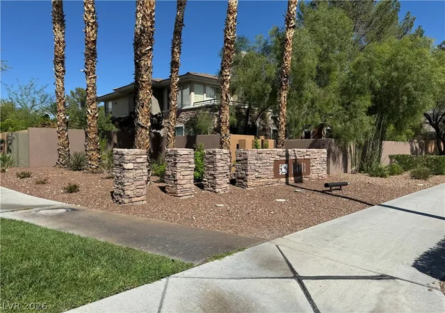 Listing Photo 2 - Condo for sale in building located at 656 Peachy Cyn Cir, Las Vegas, NV 89144 - Unit #203