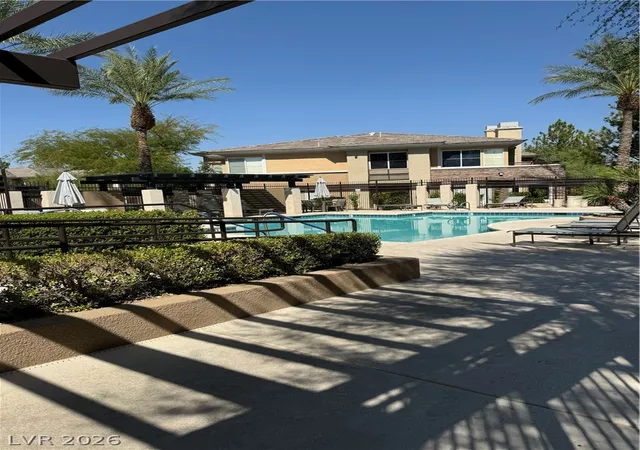 Listing Photo 4 - Condo for sale in building located at 656 Peachy Cyn Cir, Las Vegas, NV 89144 - Unit #203