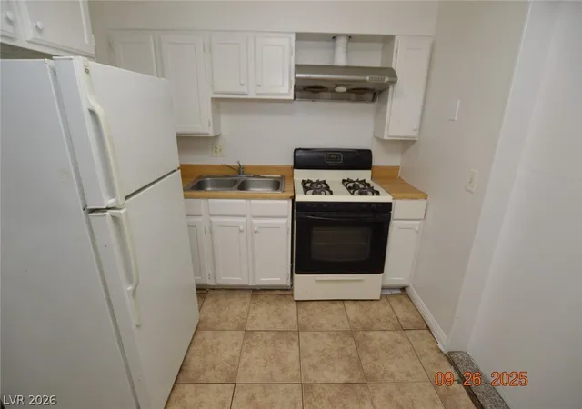 Photo 3 of Townhouse for sale at 3980 Palos Verdes St, Las Vegas, NV 89119 | MLS# 2773476 | Listing updated on 2026-09-18