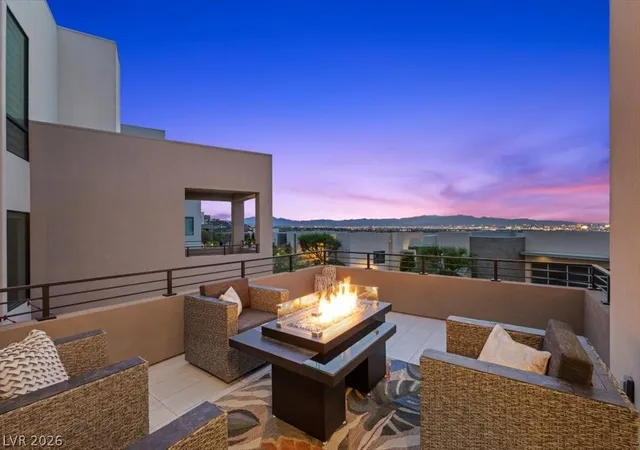 Photo 3 of Townhouse for sale at 386 Solitude Peak Ln, Henderson, NV 89012 | MLS# 2773470 | Listing updated on 2026-09-13