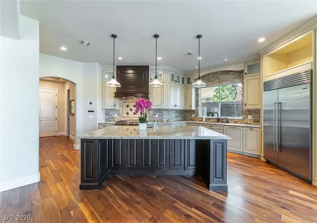 Photo 2 of Mansion for sale at 712 Cyn Greens Dr, Las Vegas, NV 89144 | MLS# 2767341 | Listing updated on 2026-09-10
