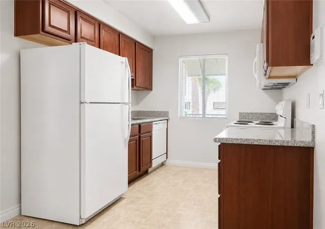 Listing Photo 4 - Condo for sale in building located at 5020 Indian River Dr, Las Vegas, NV 89103 - Unit #436
