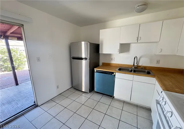 Photo 4 of Townhouse for sale at 3932 Calle Mirador, Las Vegas, NV 89103 | MLS# 2776925 | Listing updated on 2026-08-30