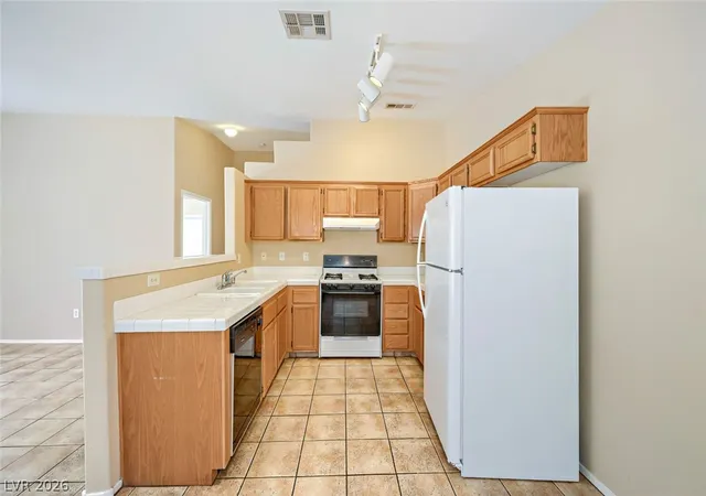 Photo 3 of Sale Pending at 2110 Los Feliz St #2054, Las Vegas, NV 89156 | MLS# 2776836 | Listing updated on 2026-09-06