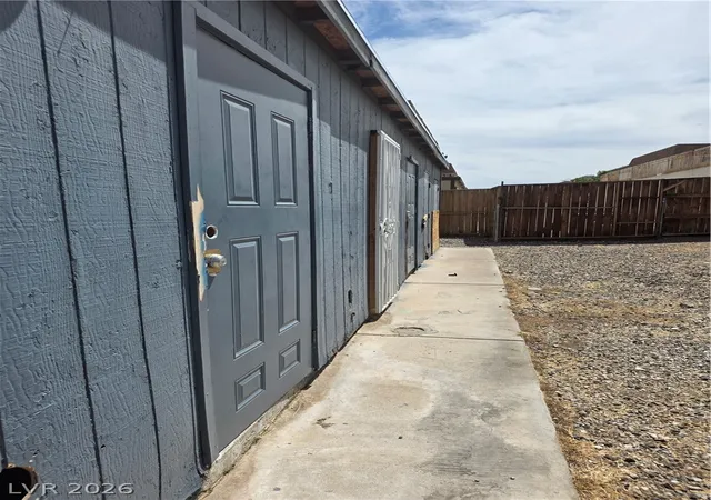 Listing Photo 5 - Condo for sale in building located at 140 Judy Ln, Henderson, NV 89015