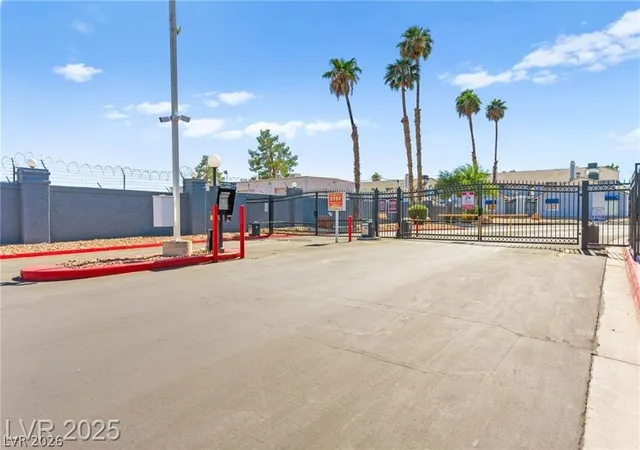 Listing Photo 2 - Condo for sale in building located at 5831 Medallion Dr, Las Vegas, NV 89122 - Unit #101