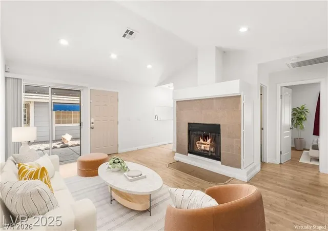 Listing Photo 5 - Condo for sale in building located at 5831 Medallion Dr, Las Vegas, NV 89122 - Unit #101