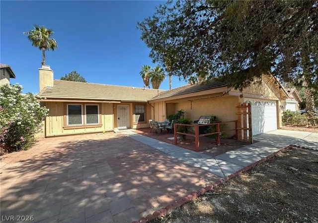 Photo 2 of Sale Pending at 2340 Viewcrest Rd, Henderson, NV 89014 | MLS# 2780852 | Listing updated on 2026-08-30