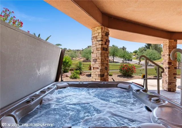 Photo 2 of Single family home for sale at 402 Links Dr, Mesquite, NV 89027 | MLS# 2781630 | Listing updated on 2026-09-18