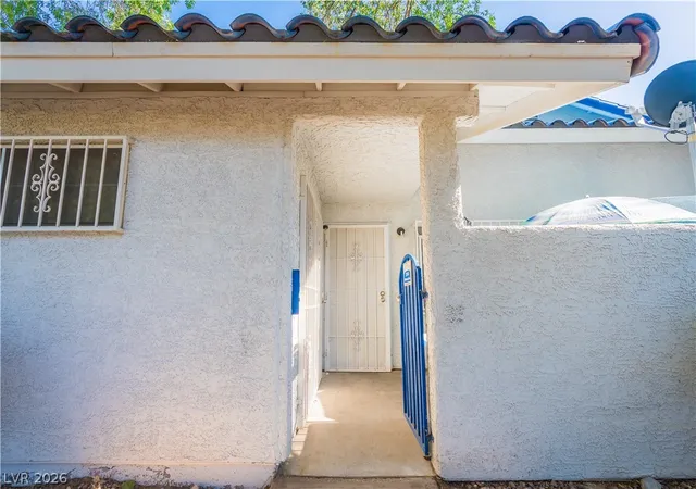 Photo 4 of Townhouse for sale at 2124 Willowbury Dr #B, Las Vegas, NV 89108 | MLS# 2783594 | Listing updated on 2026-09-11