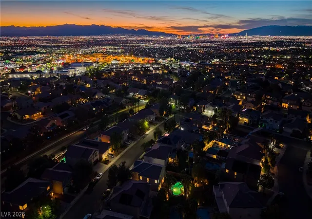 Photo 3 of Single family home for sale at 904 Sir Winston St, Henderson, NV 89052 | MLS# 2781803 | Listing updated on 2026-09-15