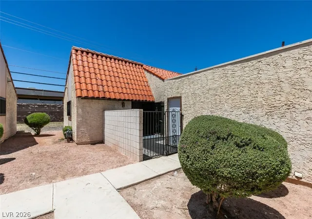 Photo 4 of Townhouse for sale at 3355 Racquet St, Las Vegas, NV 89121 | MLS# 2784954 | Listing updated on 2026-08-31