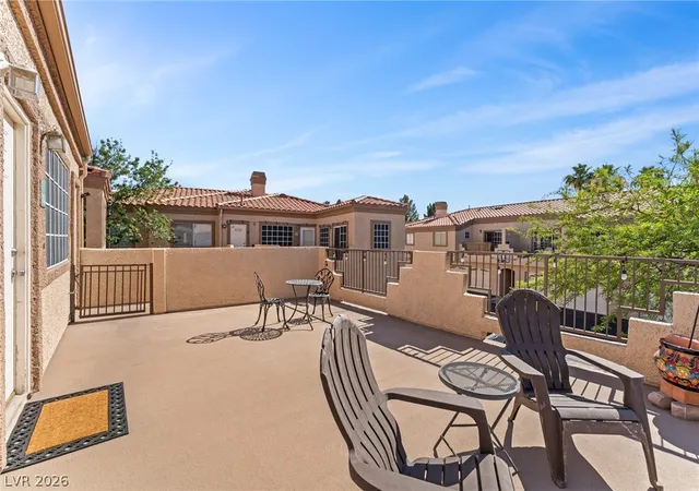 Listing Photo 4 - Condo for sale in building located at 1851 Hillpointe Rd, Henderson, NV 89074 - Unit #1424