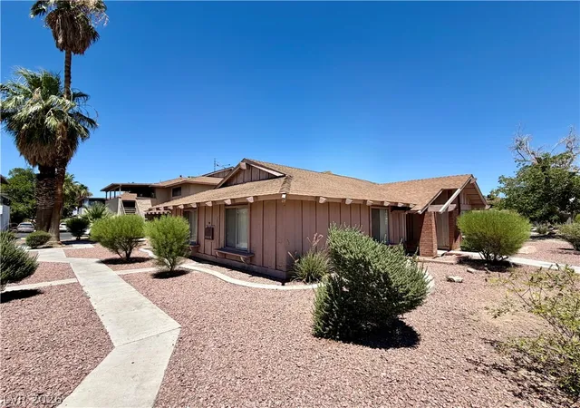 Listing Photo 4 - Condo for sale in building located at 2894 Karen Ave, Las Vegas, NV 89121