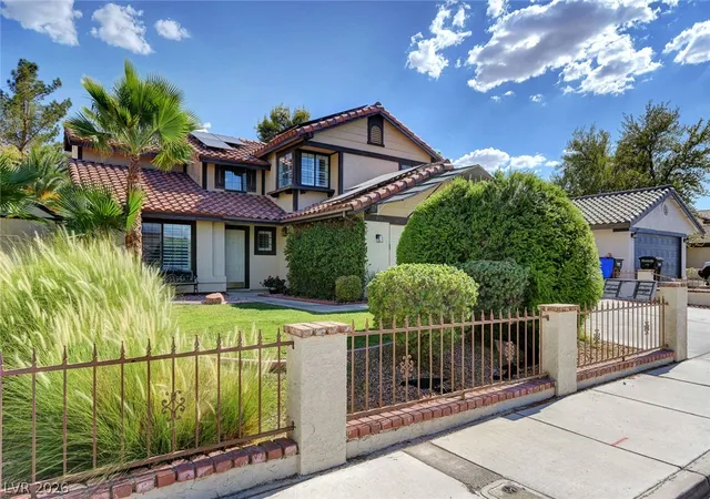 Photo 3 of Sale Pending at 3137 Regal Oak Dr, Henderson, NV 89014 | MLS# 2783068 | Listing updated on 2026-09-11
