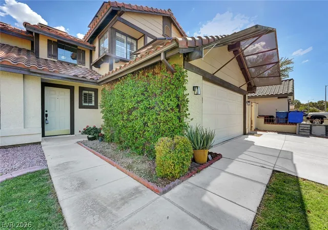 Photo 3 of Sale Pending at 3137 Regal Oak Dr, Henderson, NV 89014 | MLS# 2783068 | Listing updated on 2026-09-11