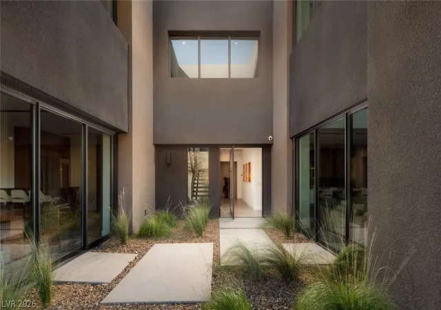Photo 3 of Mansion for sale at 625 Sleeping Dragon Dr, Henderson, NV 89012 | MLS# 2786827 | Listing updated on 2026-10-02