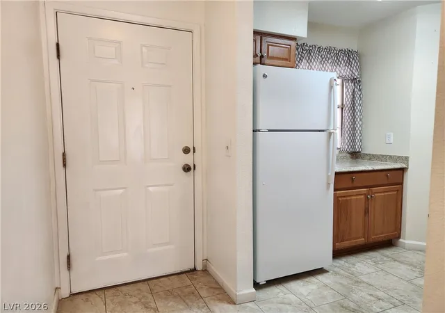 Listing Photo 5 - Condo for sale in building located at 2060 Mesquite Ln, Laughlin, NV 89029 - Unit #104