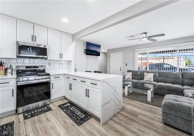Photo 3 of Sale Pending at 113 Elm St, Henderson, NV 89015 | MLS# 2788280 | Listing updated on 2026-09-18