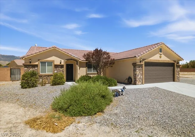 Photo 3 of Single family home for sale at 6711 Greenbriar Ct, Pahrump, NV 89061 | MLS# 2789714 | Listing updated on 2026-09-15