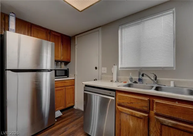 Photo 2 of Sale Pending at 573 Sellers Pl, Henderson, NV 89011 | MLS# 2789772 | Listing updated on 2026-09-07