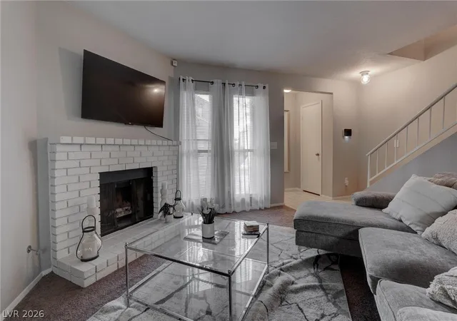 Photo 4 of Sale Pending at 573 Sellers Pl, Henderson, NV 89011 | MLS# 2789772 | Listing updated on 2026-09-07
