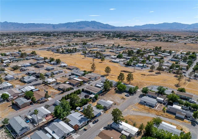 Photo 4 of Manufactured home for sale at 110 Tonopah Trl, Pahrump, NV 89048 | MLS# 2789872 | Listing updated on 2026-09-12