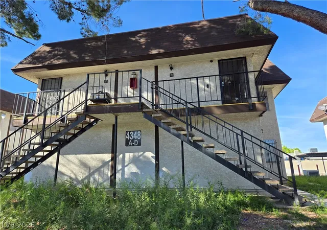 Listing Photo 2 - Condo for sale in building located at 4348 Tara Ave, Las Vegas, NV 89102 - Unit #D