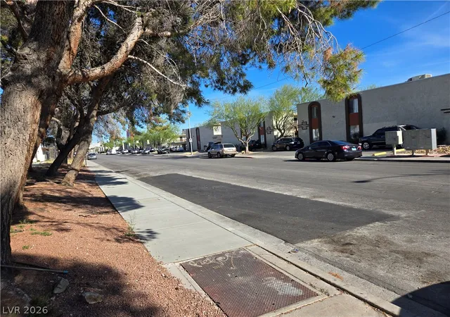 Listing Photo 3 - Condo for sale in building located at 4348 Tara Ave, Las Vegas, NV 89102 - Unit #D