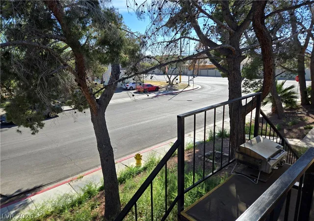 Listing Photo 5 - Condo for sale in building located at 4348 Tara Ave, Las Vegas, NV 89102 - Unit #D