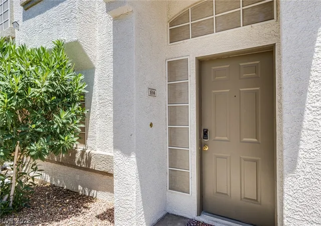 Listing Photo 4 - Condo for sale in building located at 1684 Normandy Wy, Henderson, NV 89014 - Unit #811