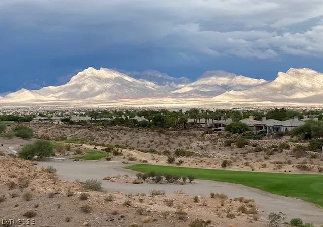 Listing Photo 5 - Condo for sale in building located at 9224 Tesoras Dr, Las Vegas, NV 89144 - Unit #301