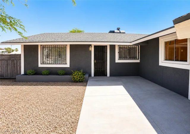 Photo 3 of Single family home for sale at 2870 S Sandhill Rd, Las Vegas, NV 89121 | MLS# 2792024 | Listing updated on 2026-09-13