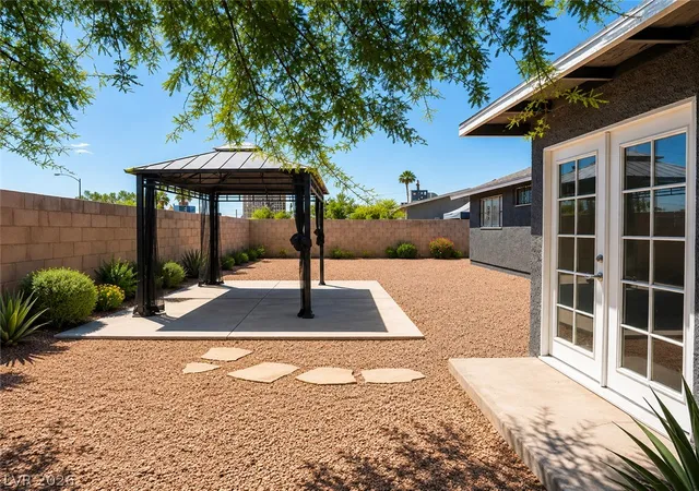 Photo 4 of Single family home for sale at 2870 S Sandhill Rd, Las Vegas, NV 89121 | MLS# 2792024 | Listing updated on 2026-09-13