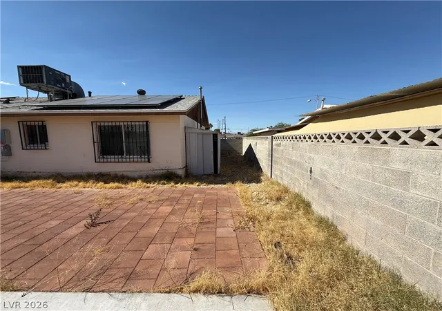 Photo 2 of Sale Pending at 973 Westminster Ave, Las Vegas, NV 89119 | MLS# 2792353 | Listing updated on 2026-09-12