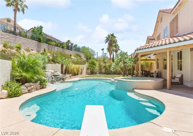 Photo 4 of Single family home for sale at 1522 Ravanusa Dr, Henderson, NV 89052 | MLS# 2792664 | Listing updated on 2026-09-24
