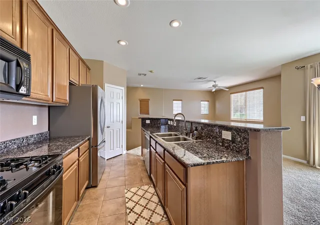 Listing Photo 5 - Condo for sale in building located at 20 Hudson Cyn St, Henderson, NV 89012 - Unit #3