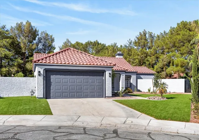 Photo 2 of Single family home for sale at 3204 Crescent Run Ct, Las Vegas, NV 89117 | MLS# 2793197 | Listing updated on 2026-09-07