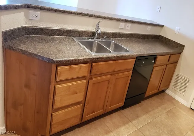 Photo 4 of Condo for sale at 8777 W Maule Ave #2128, Las Vegas, NV 89148 | MLS# 2793521 | Listing updated on 2026-09-12