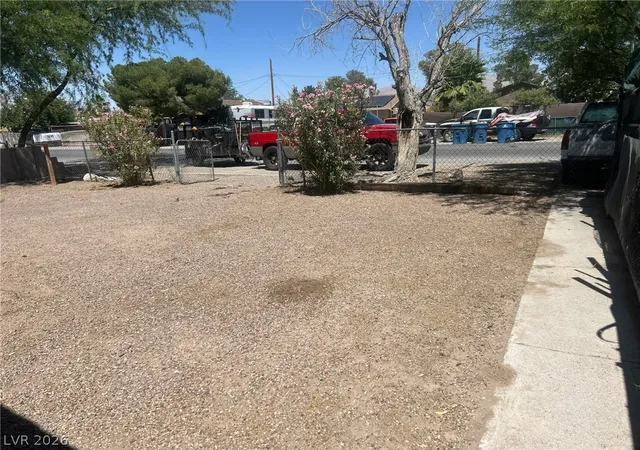 Listing Photo 2 - Condo for sale in building located at 1037 June Ave, Las Vegas, NV 89104