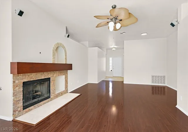 Photo 2 of Single family home for sale at 1690 Sweet View Ct, Henderson, NV 89014 | MLS# 2794817 | Listing updated on 2026-09-19