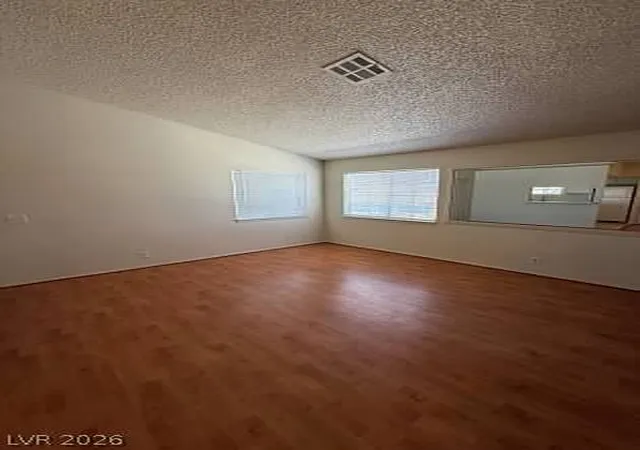 Listing Photo 2 - Condo for sale in building located at 5795 Medallion Dr, Las Vegas, NV 89122 - Unit #202