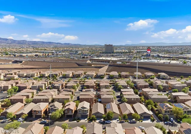 Photo 4 of Single family home for sale at 743 Crst Valley Pl, Henderson, NV 89011 | MLS# 2795135 | Listing updated on 2026-09-07