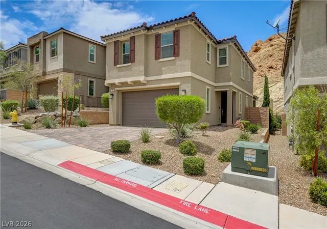 Photo 3 of Single family home for sale at 81 Moon Hl Dr, Henderson, NV 89011 | MLS# 2794697 | Listing updated on 2026-09-08