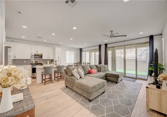 Photo 4 of Single family home for sale at 81 Moon Hl Dr, Henderson, NV 89011 | MLS# 2794697 | Listing updated on 2026-09-08